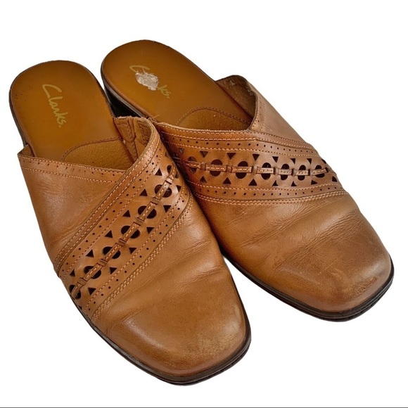 CLARKS Mules Slip on Shoes Camel color Etched design Small heel Size 10 Medium - Picture 1 of 9
